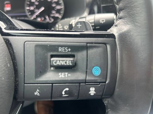 Used 2022 Nissan Pathfinder SV FWD image 22