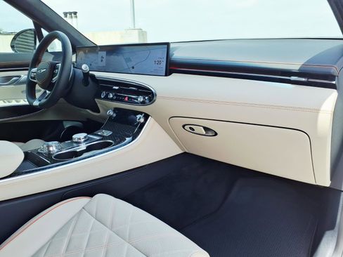 Certified 2026 Genesis GV70 3.5T Sport Prestige AWD/4WD image 10