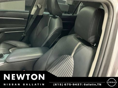 Used 2018 Toyota Camry SE w/ Audio Package FWD image 13
