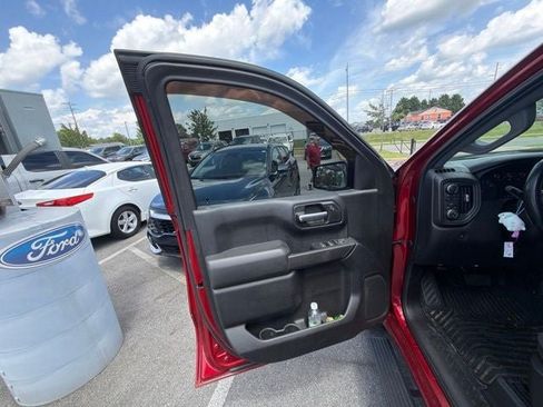 Used 2021 Chevrolet Silverado 1500 Custom Trail Boss AWD/4WD image 17
