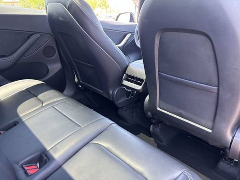 Used 2022 Tesla Model Y Long Range AWD/4WD image 13