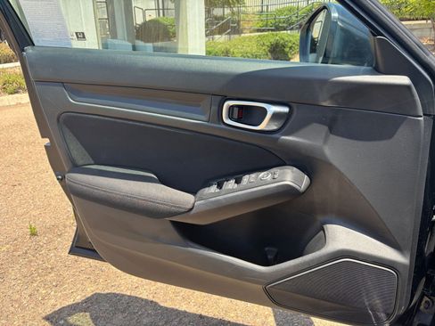 Used 2025 Honda Civic Sport image 18