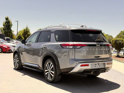 Used 2022 Nissan Pathfinder Platinum w/ Lighting Package (N93) AWD/4WD image 11