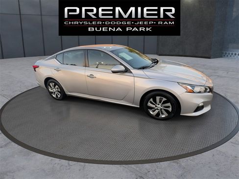 Used 2021 Nissan Altima 2.5 S image 2