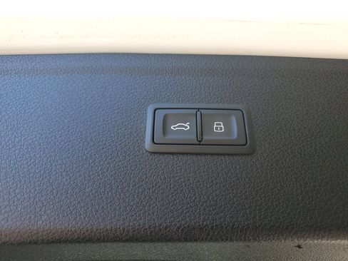 Used 2020 Audi Q5 e Premium w/ Convenience Package AWD/4WD image 9