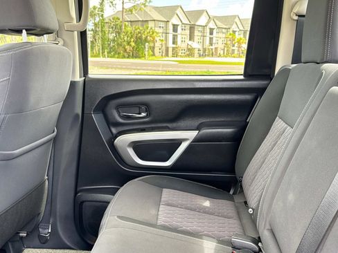 Used 2023 Nissan Titan SV w/ SV Convenience Package AWD/4WD image 15