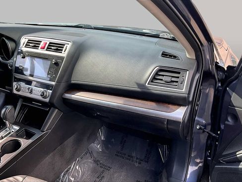 Used 2017 Subaru Outback 2.5i Limited AWD/4WD image 23