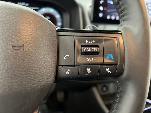 Used 2025 Nissan Rogue SL w/ Tech Package FWD image 42