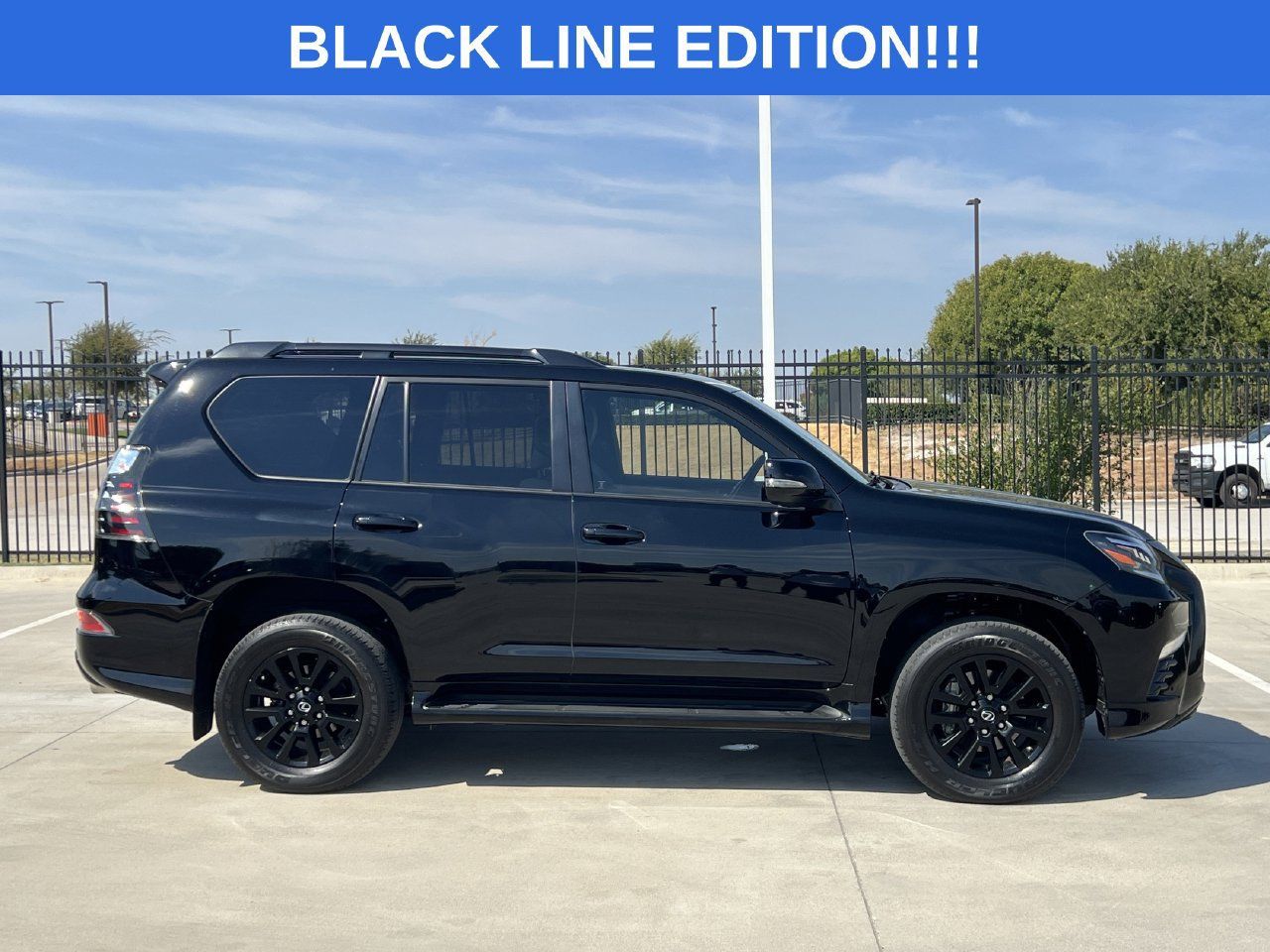 Used 2023 Lexus GX 460 w/ Black Line Special Edition AWD/4WD image 3