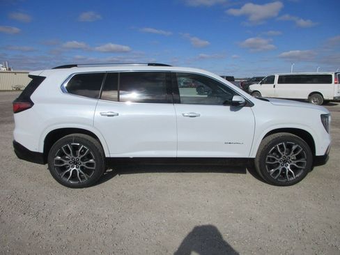 New 2026 GMC Acadia Denali Ultimate image 3