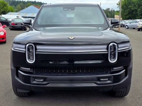 Used 2025 Rivian R1S Premium AWD/4WD image 4