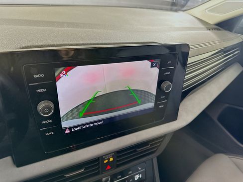 Used 2025 Volkswagen Jetta SE image 22