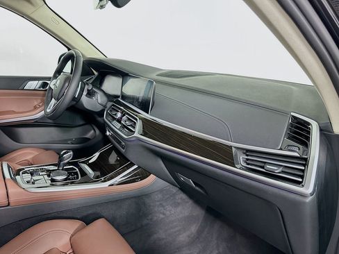 Used 2021 BMW X7 xDrive40i w/ Cold Weather Package image 31