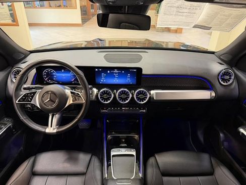 Used 2024 Mercedes-Benz GLB 250 image 9
