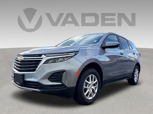 Used 2024 Chevrolet Equinox LT image 3