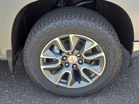 New 2026 Chevrolet Silverado 1500 LT w/ Z71 Off-Road Package AWD/4WD image 6