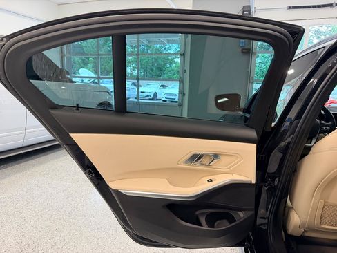 Used 2019 BMW 330i Sedan w/ Convenience Package RWD image 21