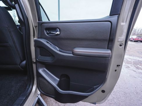 Used 2022 Nissan Frontier PRO-4X image 13