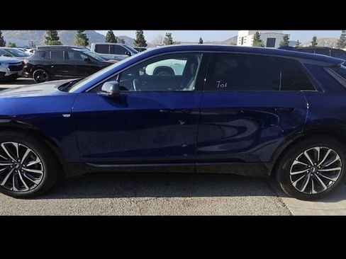 Used 2024 Cadillac Lyriq Sport AWD/4WD image 3