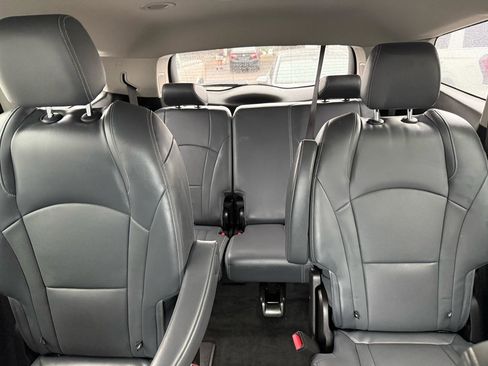 Used 2021 Buick Enclave Essence w/ Sport Touring Edition FWD image 5