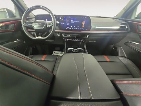 Used 2024 Chevrolet Traverse RS image 10