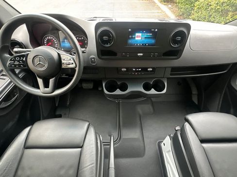 Used 2023 Mercedes-Benz Sprinter 2500 image 11