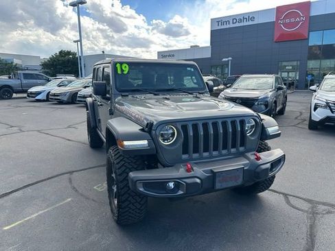 Used 2019 Jeep Wrangler Unlimited Rubicon AWD/4WD image 3