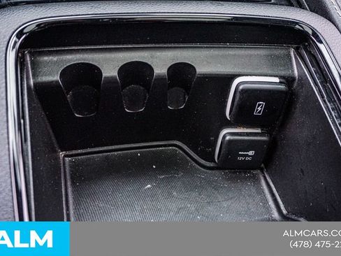 Used 2025 Chrysler Pacifica Limited FWD image 47