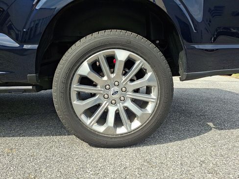 Used 2023 Ford F150 Limited image 9