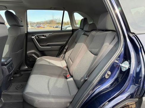 Certified 2024 Toyota Tacoma SR image 15