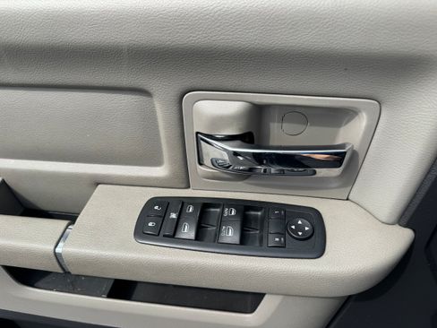 Used 2012 RAM 1500 Classic SLT RWD image 17