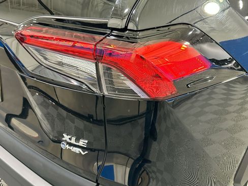 Used 2025 Toyota RAV4 XLE image 39