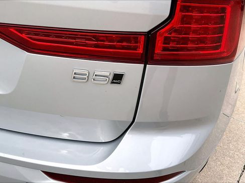 Used 2025 Volvo XC60 B5 Plus AWD/4WD image 10