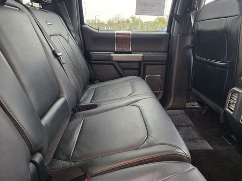 Used 2015 Ford F150 Platinum w/ Equipment Group 701A Luxury image 26