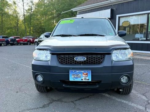 Used 2006 Ford Escape 4WD Hybrid image 2