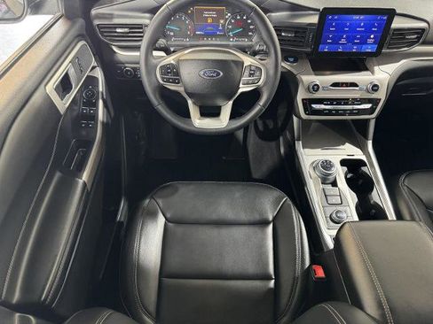 Certified 2023 Ford Explorer XLT w/ Equipment Group 202A AWD/4WD image 17