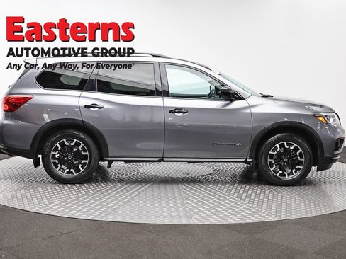 Used 2020 Nissan Pathfinder SL AWD/4WD image 4