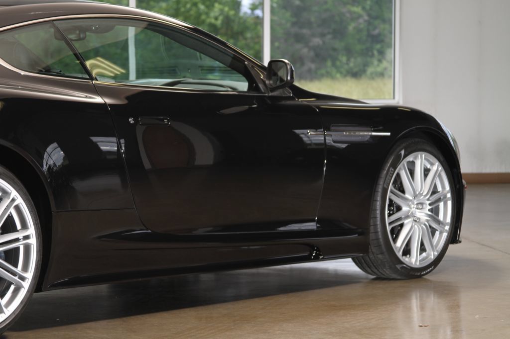 Used 2009 Aston Martin DBS Coupe RWD image 10