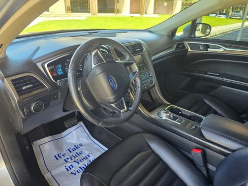 Used 2019 Ford Fusion SEL image 19