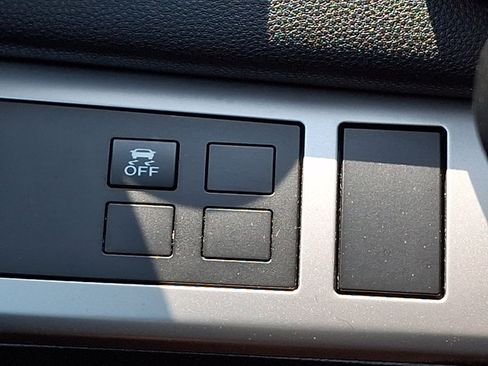 Used 2013 MAZDA MAZDA3 i SV FWD image 22