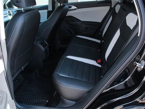 New 2025 Volkswagen Taos SEL image 16