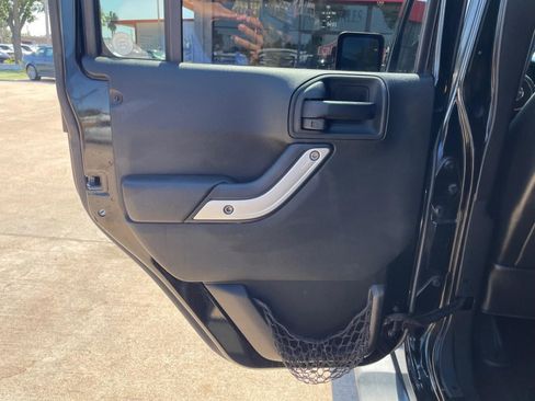 Used 2014 Jeep Wrangler Unlimited Sahara w/ Max Tow Package image 12