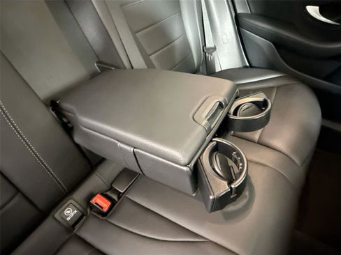 Used 2021 Mercedes-Benz GLC 300 image 40