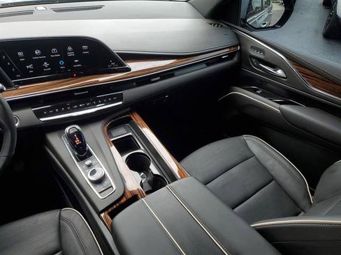 Used 2021 Cadillac Escalade Premium Luxury RWD image 40