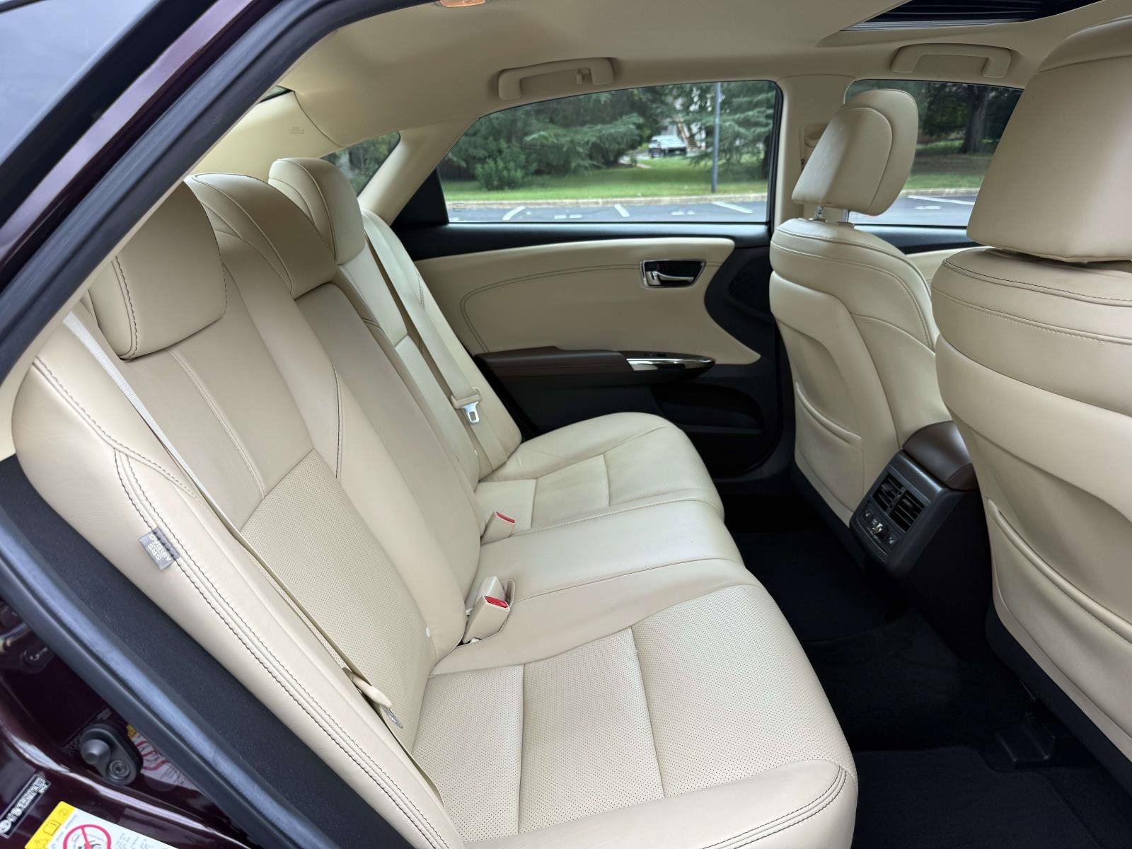 Used 2016 Toyota Avalon Limited FWD image 16