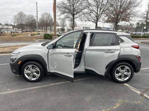 Used 2023 Hyundai Kona SEL w/ Cargo Package image 9