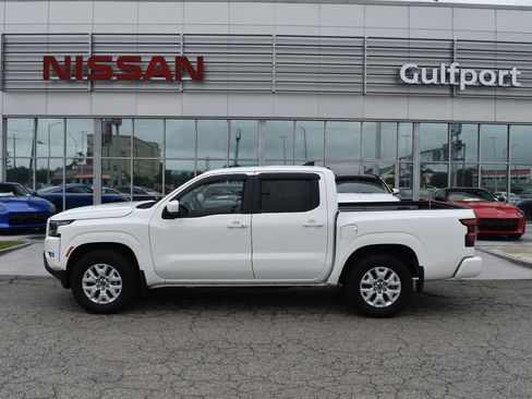 Used 2024 Nissan Frontier SV w/ SV Convenience Package RWD image 3