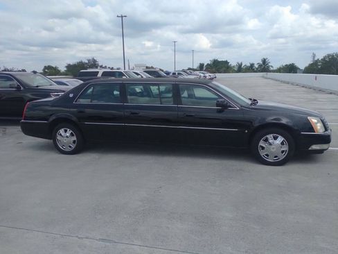 Used 2008 Cadillac DTS Limousine FWD image 5