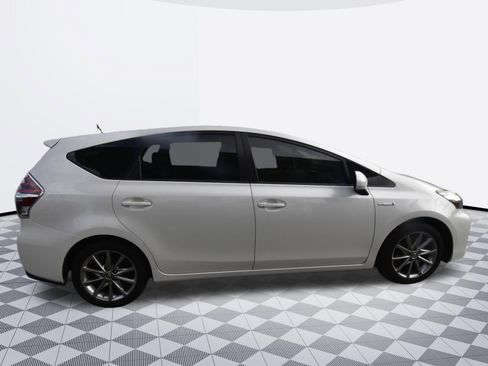 Used 2012 Toyota Prius V Five FWD image 5