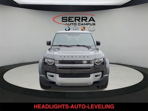 Used 2023 Land Rover Defender 110 SE image 8